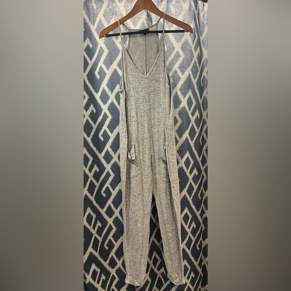 Topshop Gray Jumpsuit with Pockets Size S - small hole - Picture 1 of 5